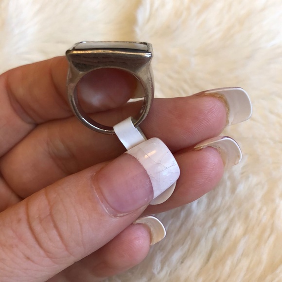 3/$30🤍Mother of Pearl stone silver ring 🤍 - Picture 6 of 8